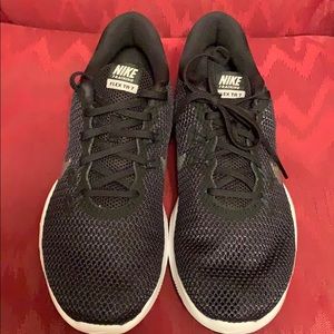 Nike Flex TR 7 Women’s size 8